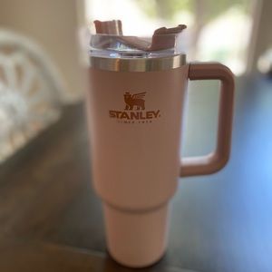Used Stanley 40oz Adventure quencher Tavel tumbler - Strawflower pink